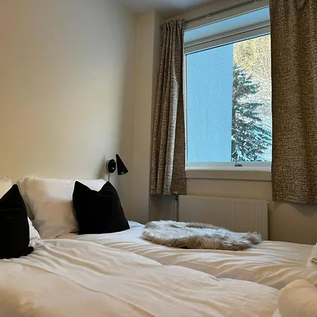 Oppheim - Pool, Sauna & Lake! Apartment *