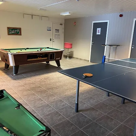Oppheim - Pool, Sauna & Lake! Apartamento Voss