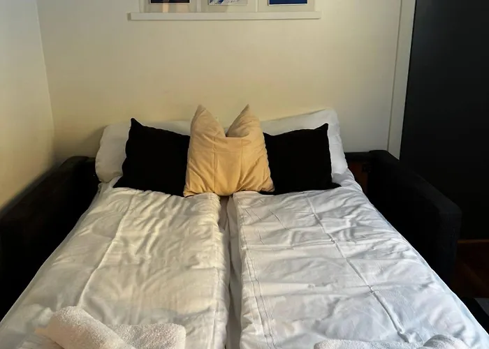 Oppheim Mountain - Pool, Sauna & Lake!