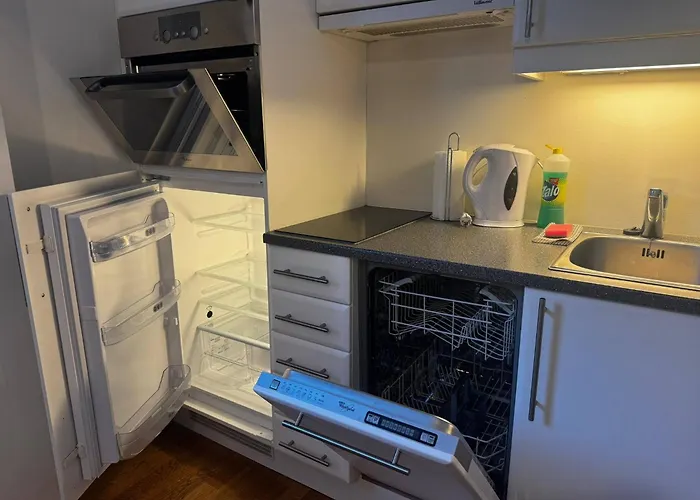 Oppheim Mountain - Pool, Sauna & Lake! *